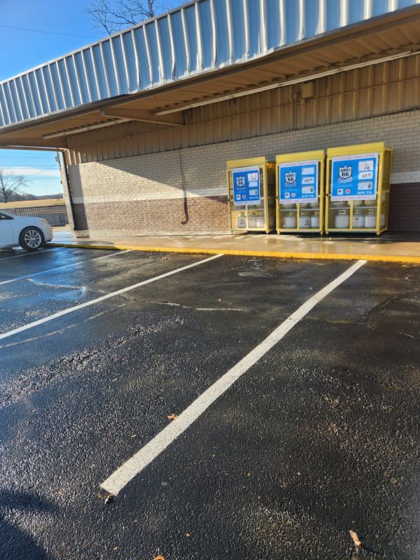 Driveway and Sidewalk Cleaning