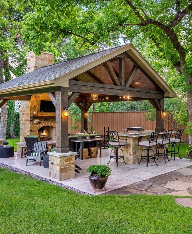 Outdoor Kitchens and Fireplaces