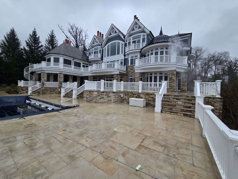Driveway and Sidewalk Cleaning
