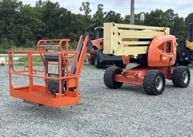 Boom lift for rent