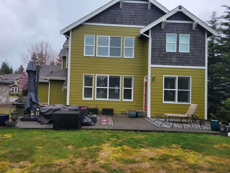 Bremerton Beauty: Vibrant Exterior Transformation by American Europe Painting LLC