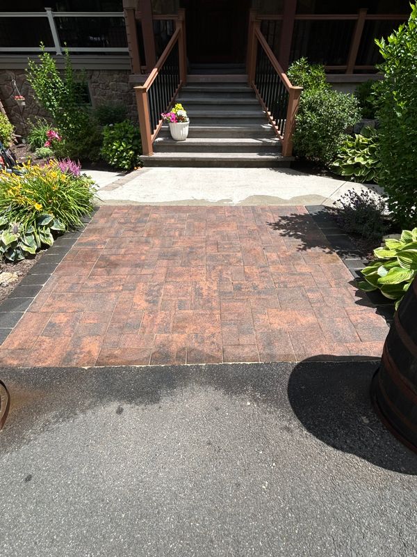 Hardscape Maintenance 