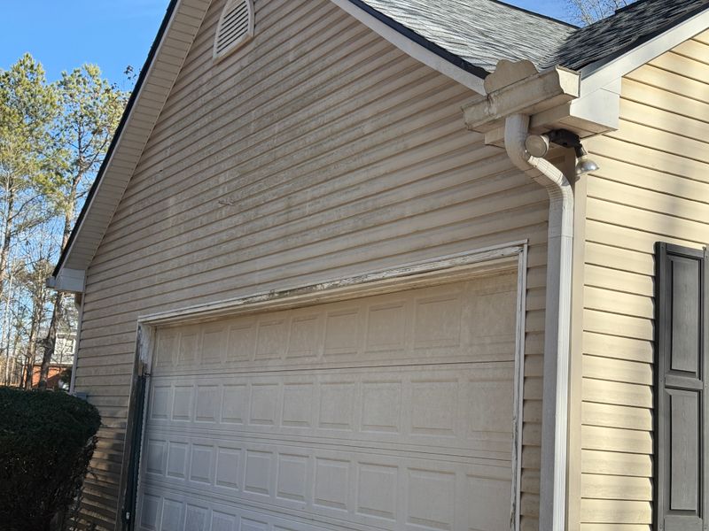 🚿 Pressure Washing Services