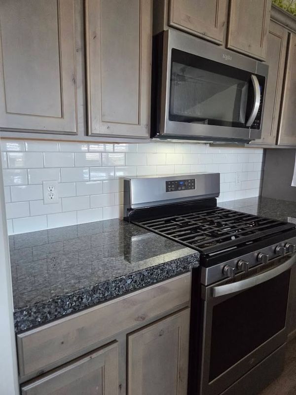 Kitchen Backsplash Installation