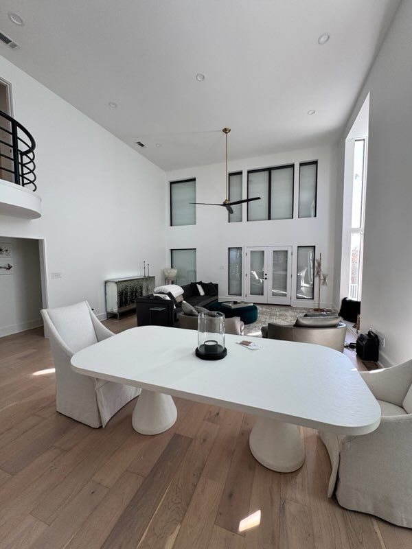 Coastal Elegance: Red Line Construction's Luxurious Remodel on Ono Island