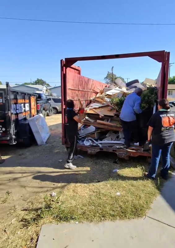 Construction debris removal in Palmdale CA