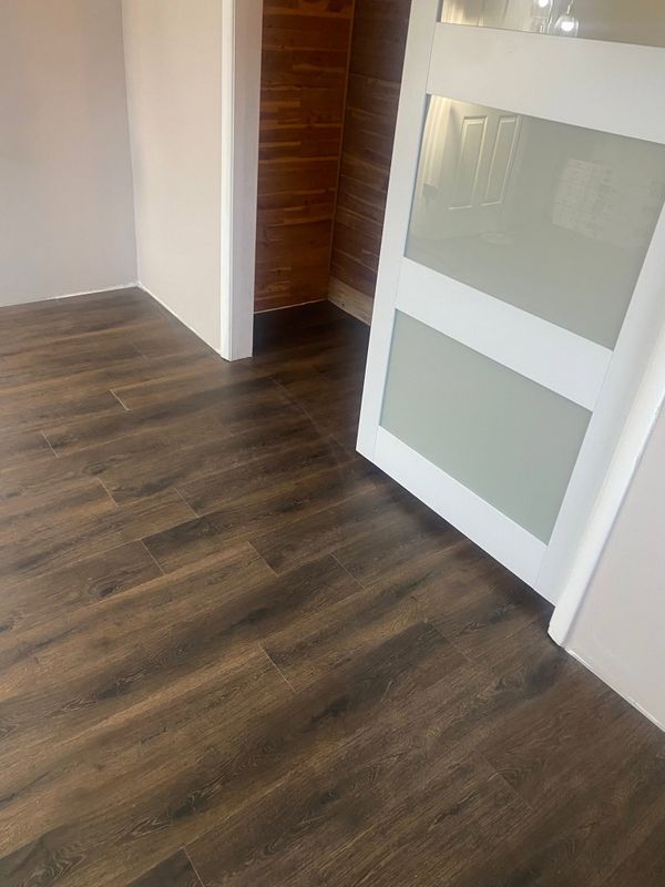 Vinyl and Laminate Flooring