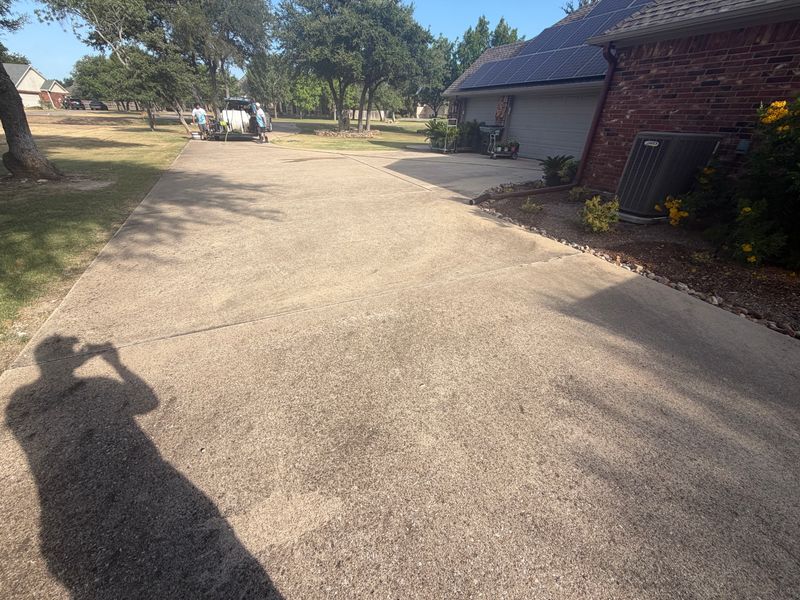 Driveway and Sidewalk Cleaning