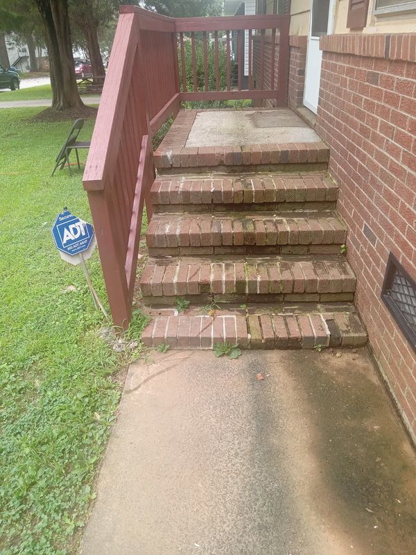 Driveway and Sidewalk Cleaning