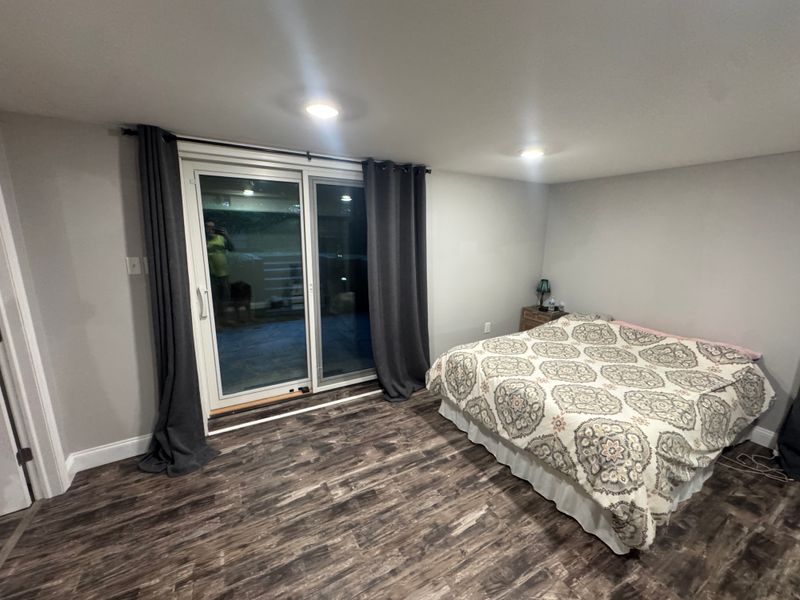 Vinyl and hardwood Flooring