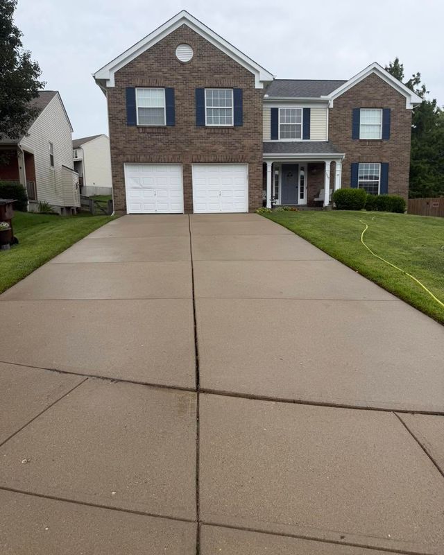 Driveway and Sidewalk Cleaning