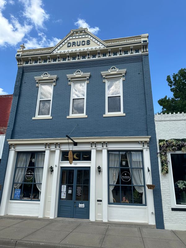 Revitalizing Historic Charm: A Stunning Exterior Makeover in Downtown Pleasant Hill