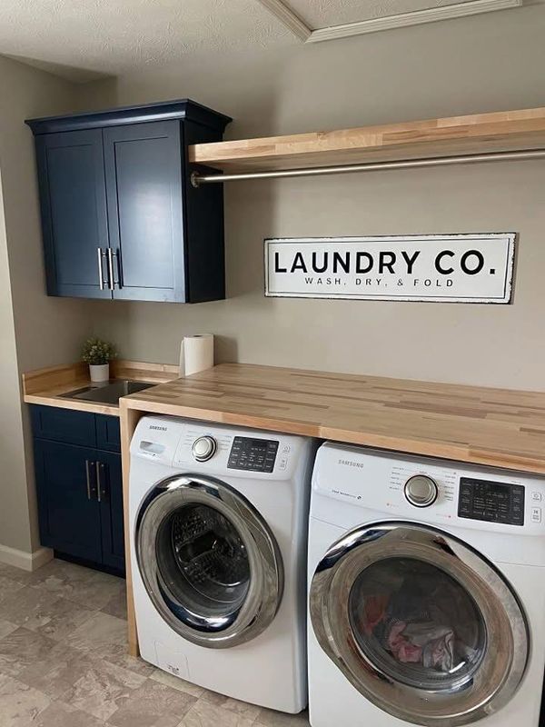 Laundry Rooms & Closets
