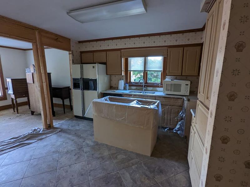 Kitchen and Cabinet Refinishing 