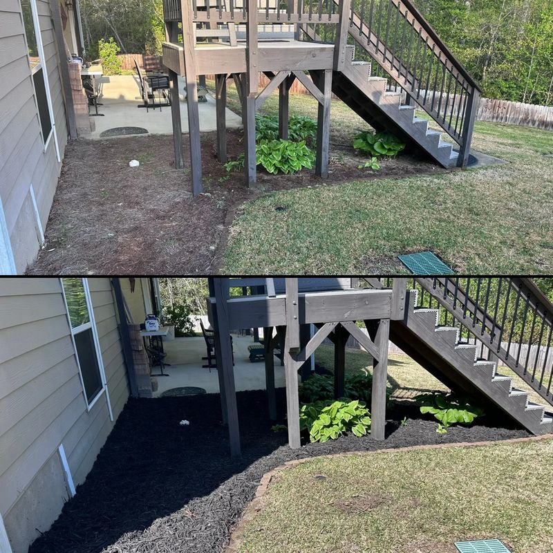 Mulch / Pine straw Install