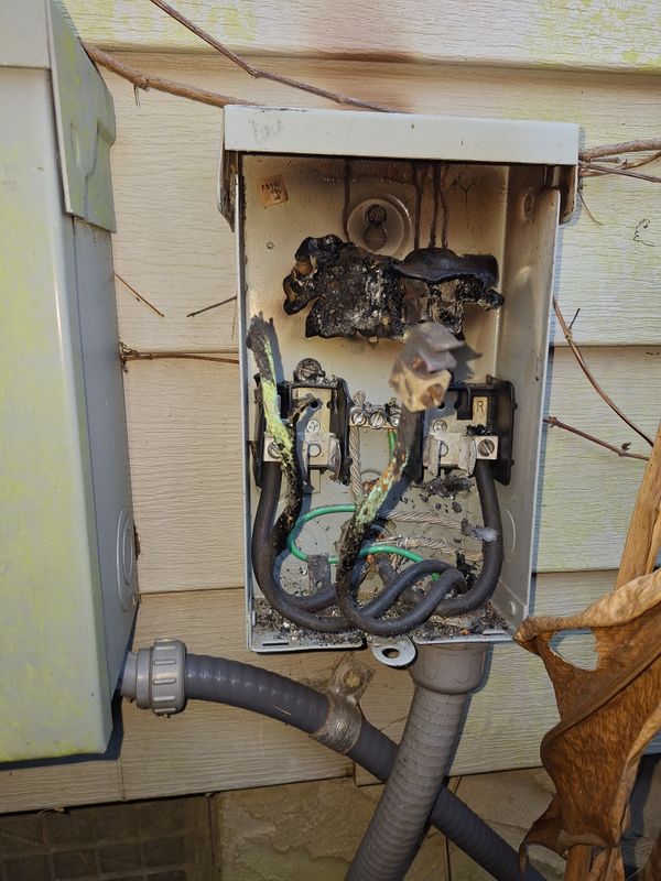 Circuit Breaker Installation and Repair
