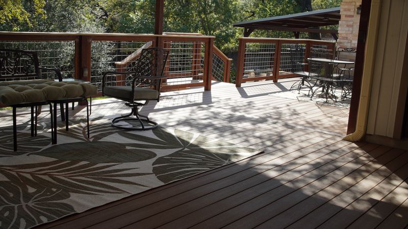 DECKING