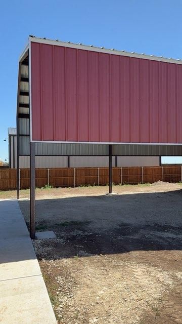Metal buildings 