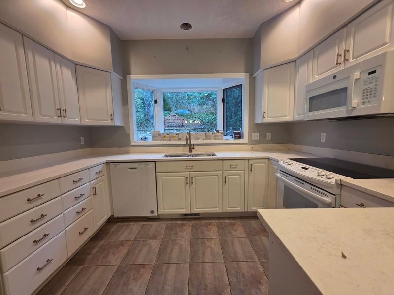 Kitchen and Cabinet Refinishing