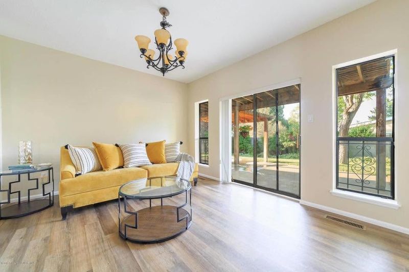 Vinyl and Laminate Flooring