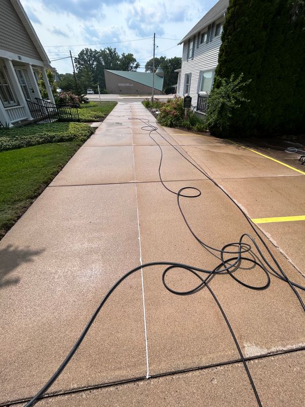 Revitalize Your Driveway with Expert Cleaning in Owosso