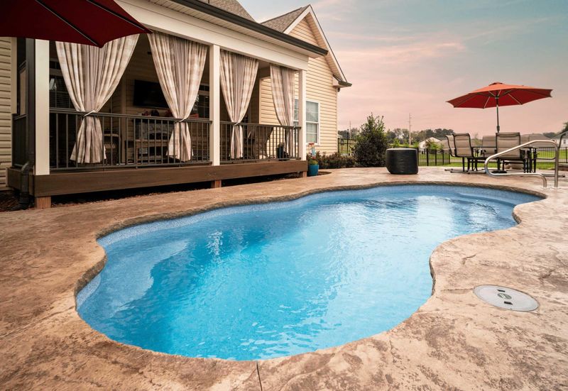 Pool Cleaning & Maintenance
