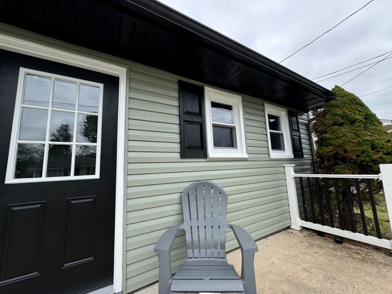 Transforming Burlington Twp: Sanders Painting LLC's Masterful Exterior Home Makeover