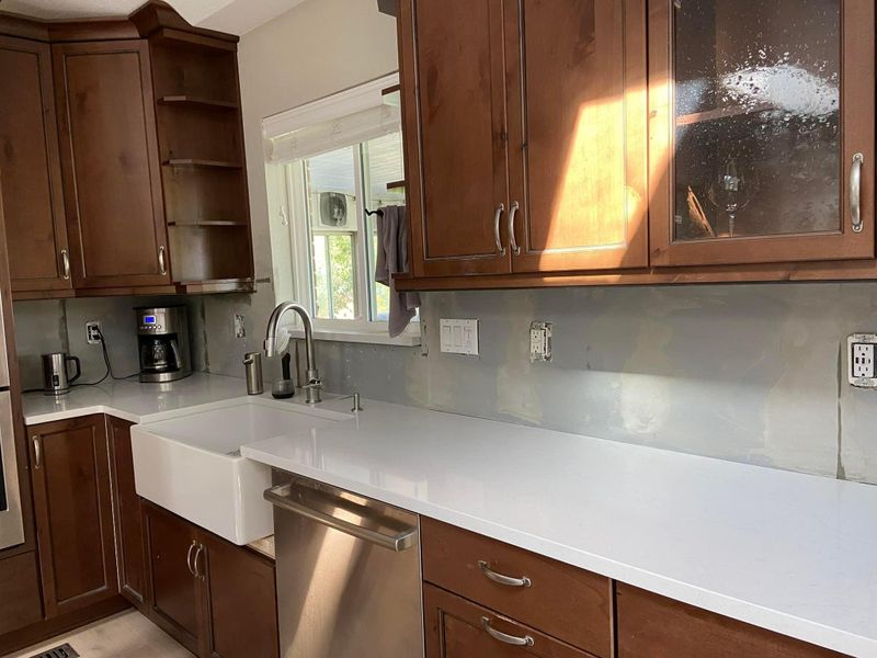 Backsplash Install 