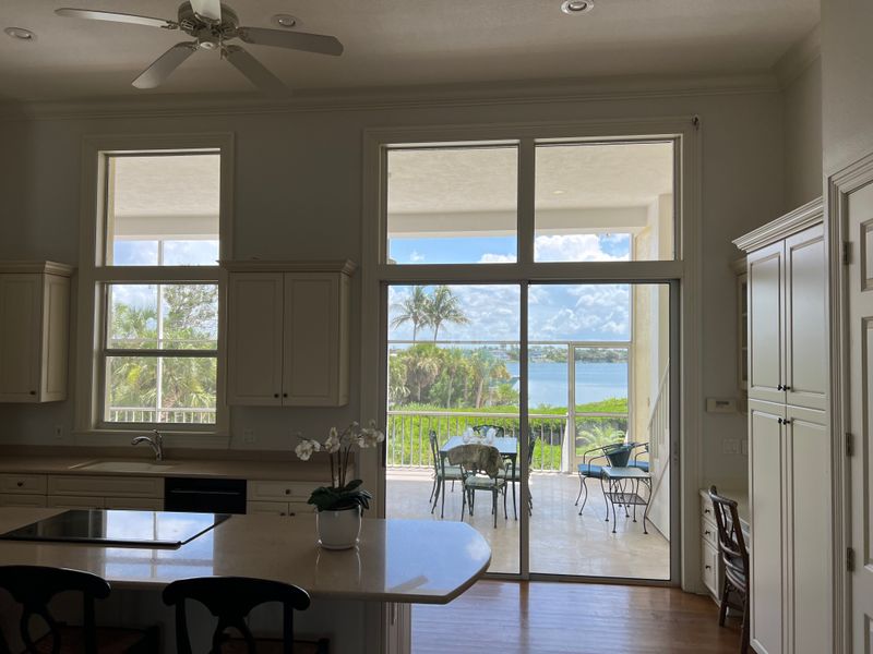 Crystal Clear Views on the Coast: Exceptional Window Cleaning