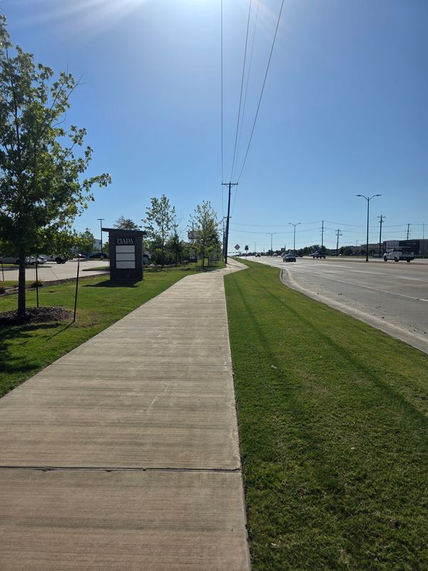 Commercial Lawn Maintenance