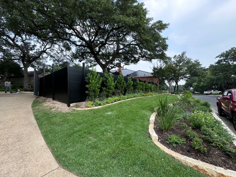 Sleek Fence 
