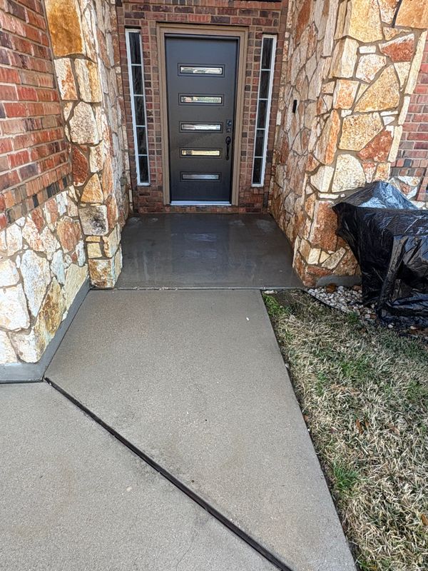 Driveway and Sidewalk Cleaning