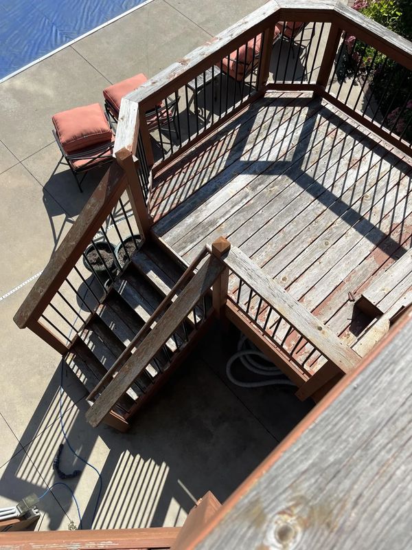 Deck Painting & Staining