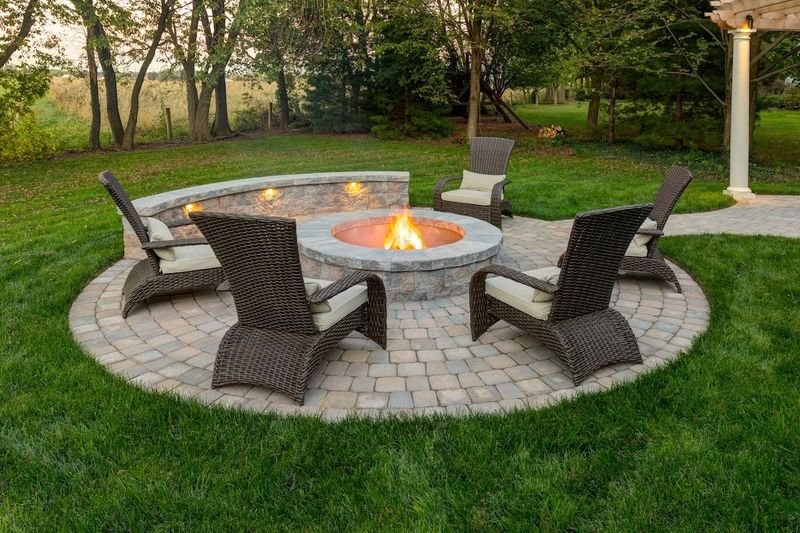 Outdoor Kitchens and Fireplaces