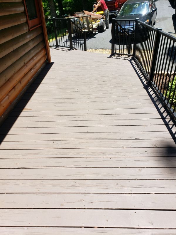 Driveway and Sidewalk Cleaning