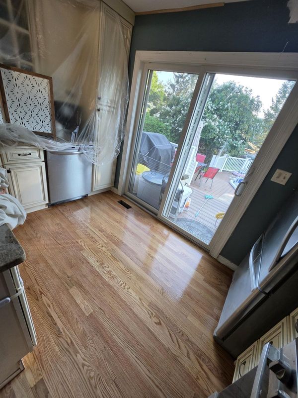 Vinyl and hardwood Flooring