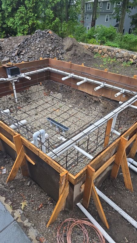 Pools, hot tubs and spas 