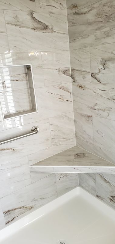 Elegant Showers in Sour Lake: D&J Custom Floors' Stunning Tile Transformation