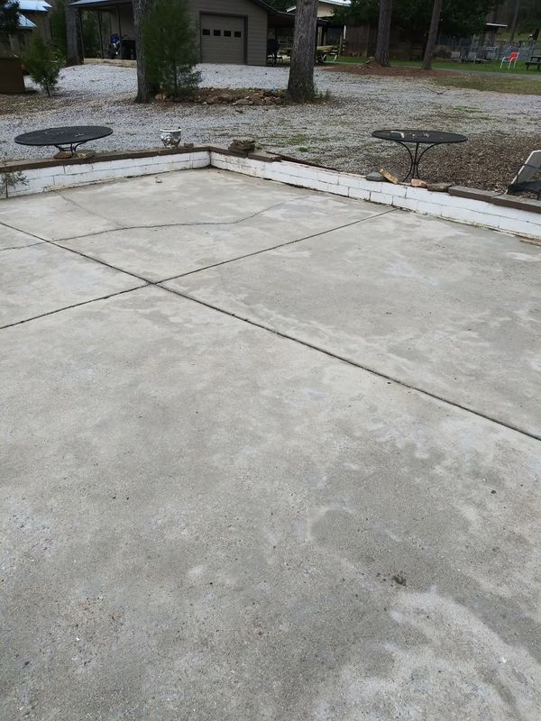 Driveway and Sidewalk Cleaning