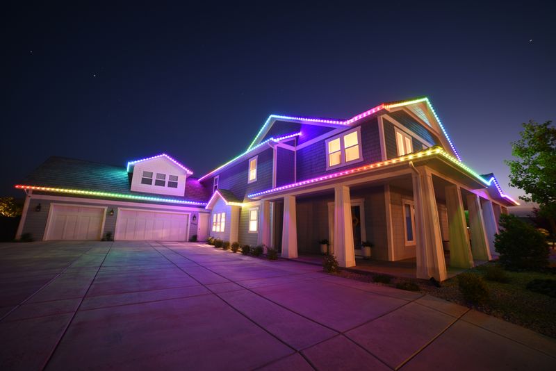 Holiday lighting