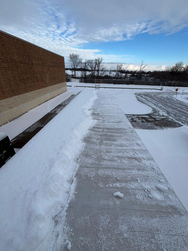 Commercial & Residential Snowplowing