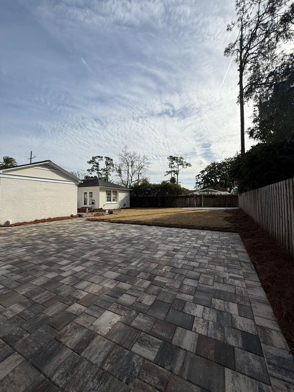Pavers & Hardscapes