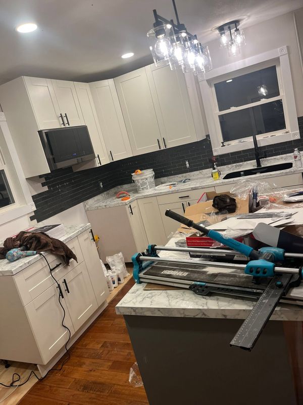 Kitchen Backsplash Installation