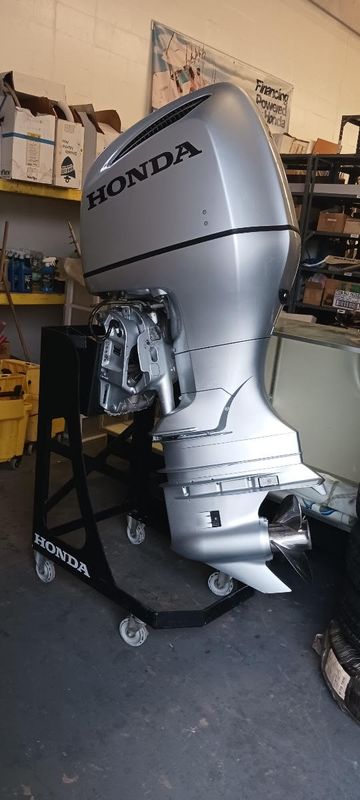 Outboard Engine Repair and Maintenance