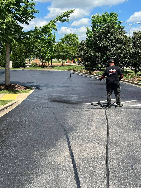 Residential Asphalt Driveway Sealing