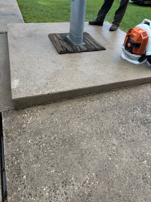 Driveway and Sidewalk Cleaning