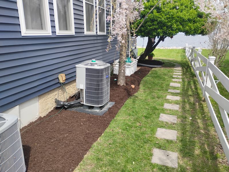 Landscape Design/Mulching