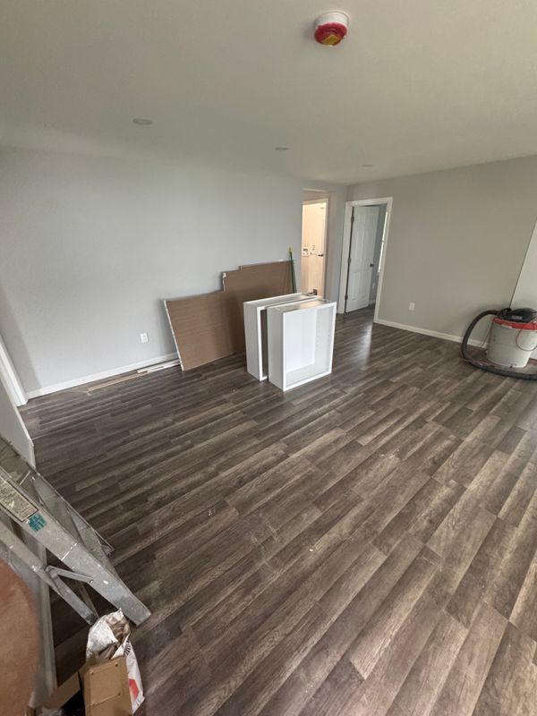 Vinyl and hardwood Flooring