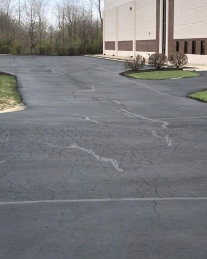 Hot Asphalt Crack Filling
