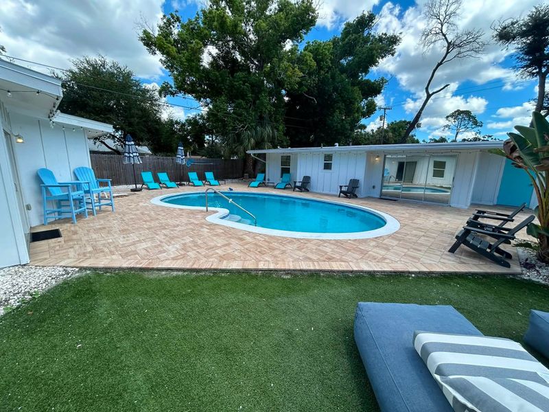 Travertine Pool Decks